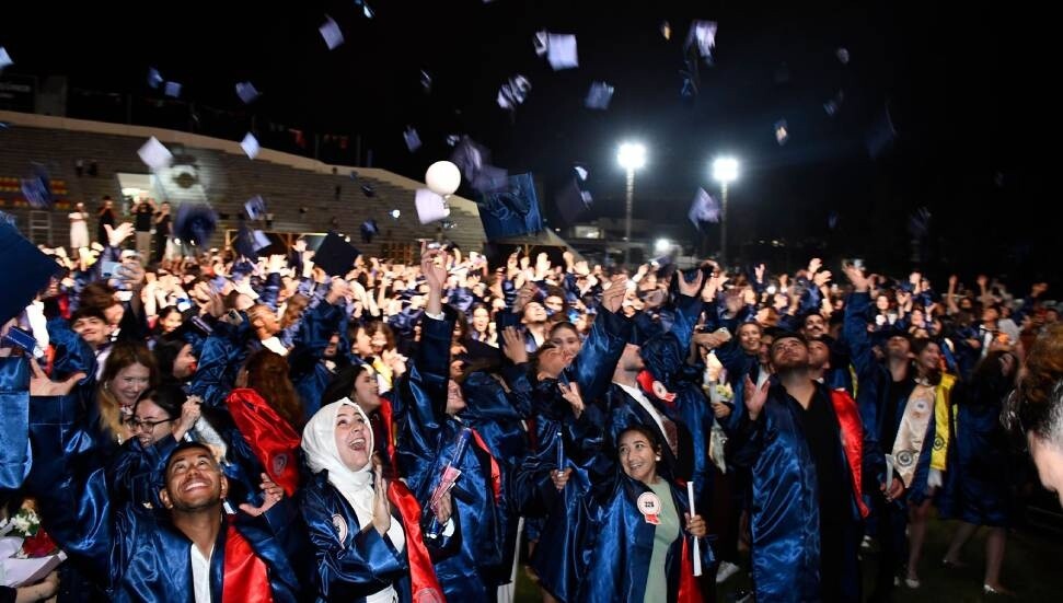 DAÜ'de mezuniyet coşkusu: 80 bin mezun eşiği aşıldı