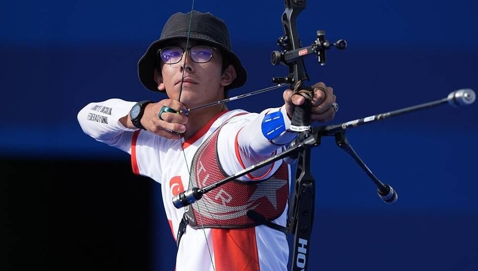 Mete Gazoz Dünya Kupası'nda altın madalya kazandı