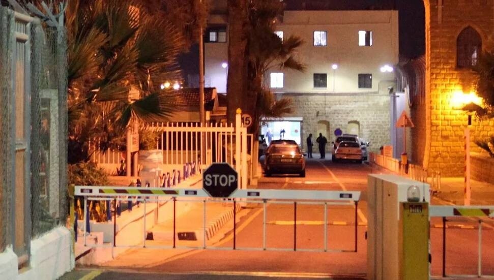Güney Kıbrıs’ta mahkumlar cezaevini ateşe verdi: Bir görevli hastaneye kaldırıldı