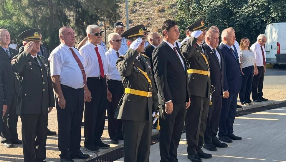 20 Temmuz Barış Harekatı: Lefkoşa'daki ilk tören Şehitler Anıtı önünde düzenlendi