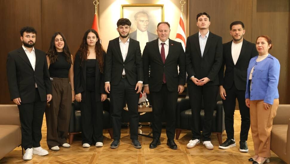 Öztürkler: Yükseköğrenimin mutfağındaki öğrencilerin Cumhuriyet Meclisi’nde kongre yapması önemli