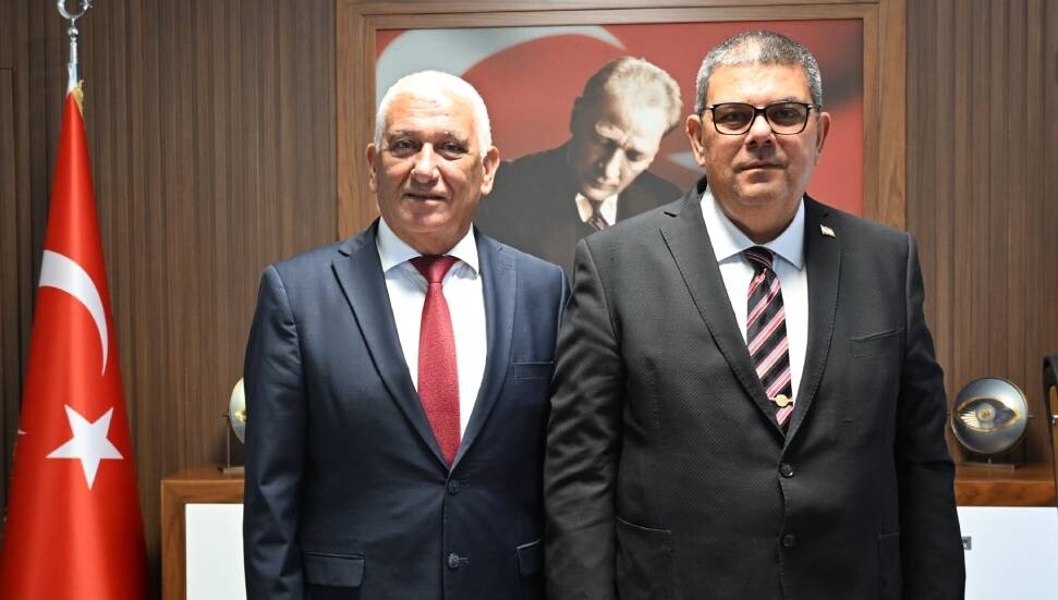 Berova, Özçınar'ı ziyaret etti: Belediyenin yürüttüğü projeler konuşuldu