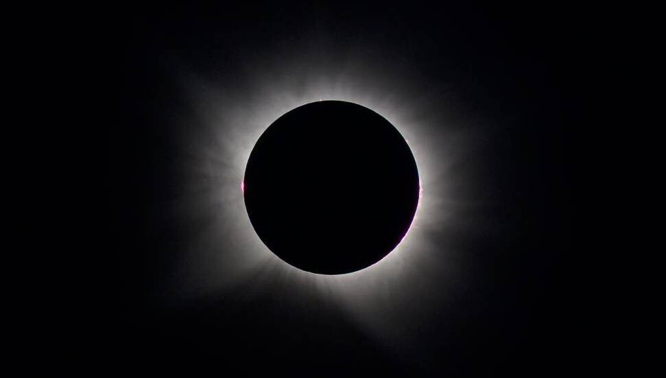 Total Darkness, Then Sunset as Full Eclipse Wows Spectators in Spain