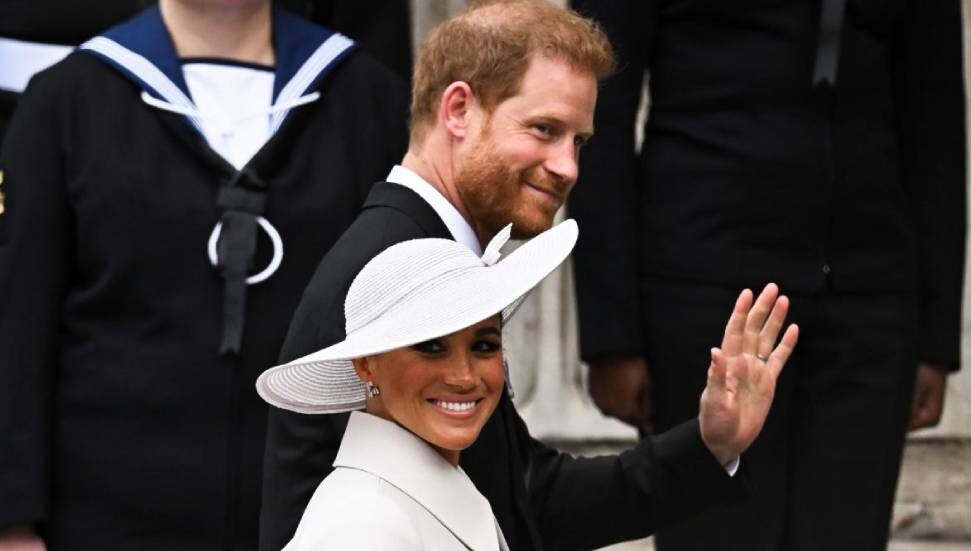 Kraliyetten Harry ve Meghan'a resmi sınır: Sade vatandaş muamelesi görecekler