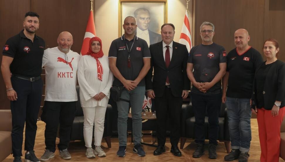 Öztürkler, T-Bikers Türk Motor Kulübü'nü kabul etti: Sporun kapısı Kıbrıs Türk gençlerine kapatılmamalı