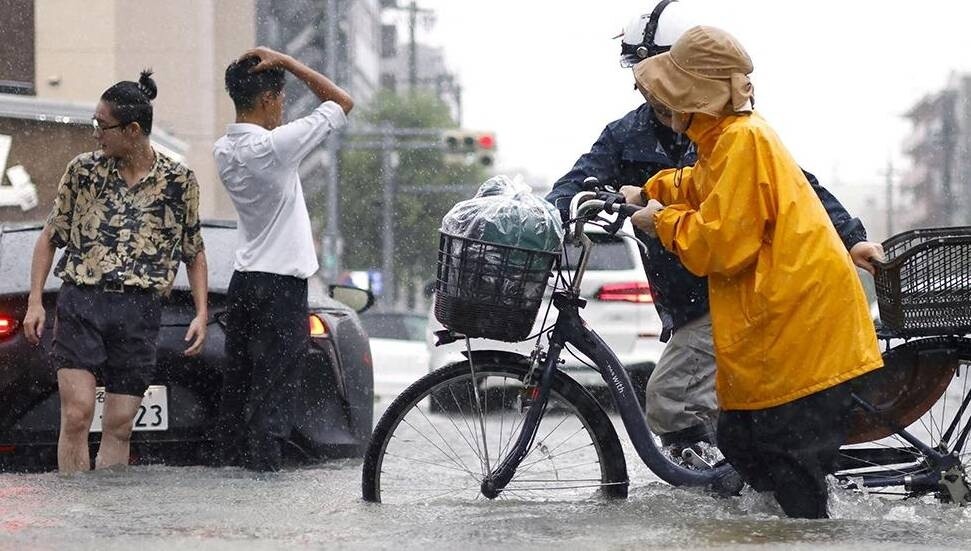 Tokyo'da rekor yağış: 35 gün aralıksız yağmur yağdı