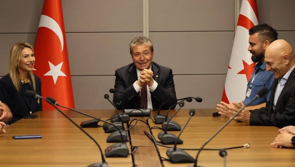 Ünal Üstel: Attığımız her adım ülkemizin ve gençlerimizin geleceği içindir