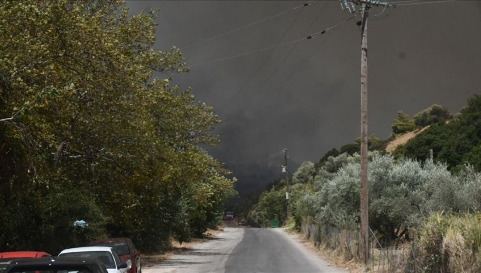 Yunanistan’da orman yangını Patra’daki yerleşim bölgesine yaklaştı