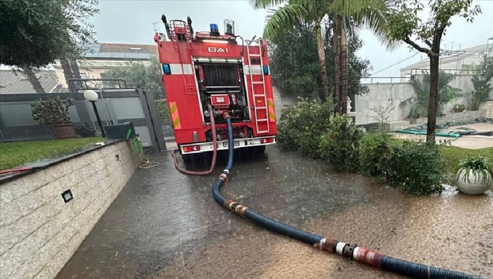 İtalya'da şiddetli yağış, sel ve taşkınlara yol açtı