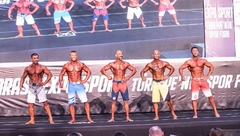 Vücut Geliştirme Federasyonu sporcuları Türkiye Şampiyonası'na katıldı