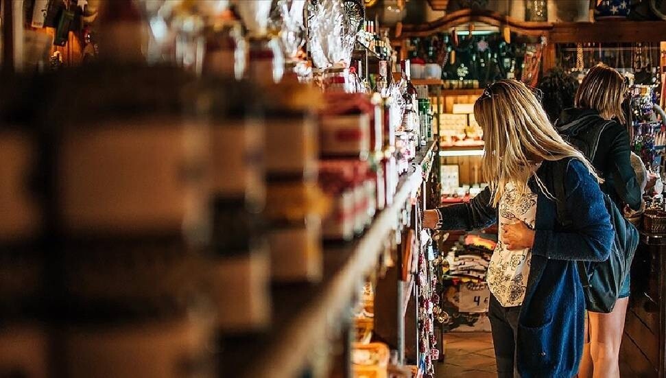 ABD'de tüketici güven endeksi aralıkta aşağı yönlü revize edildi