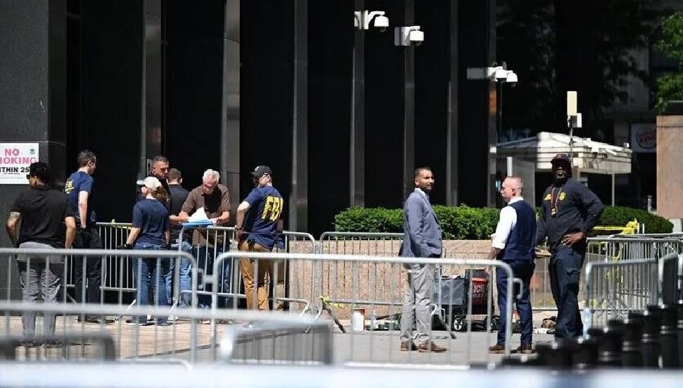New York'ta ICE ve FBI binası önünde saldırı düzenleyen şüpheli gözaltına alındı