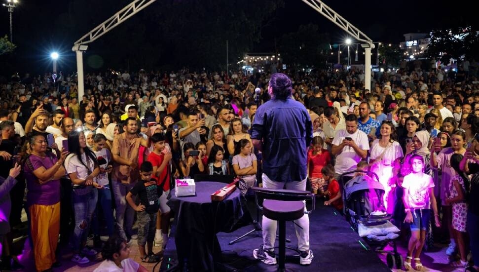 İskeleliler, horon ve kemençeye doydu