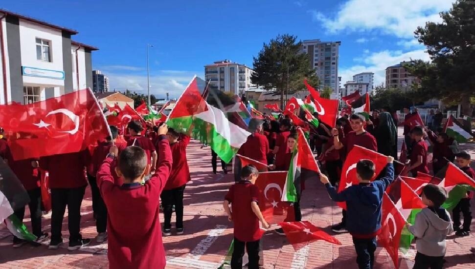 Türkiye'de yarın tüm okullarda "Filistin farkındalık etkinlikleri" düzenlenecek