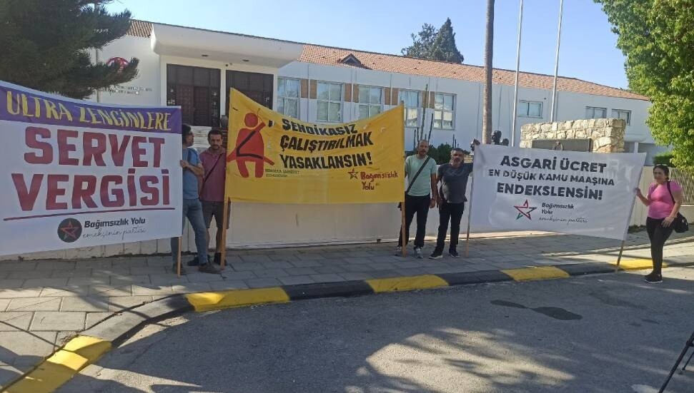 Umut Ersoy: Bu rezalet devam ettiği sürece Meclis önündeyiz!