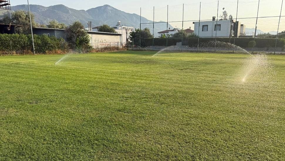 Düzkaya Spor Kulübü’nün antrenman sahasının bozulan zemini yenilendi