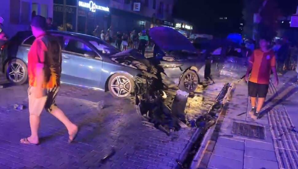 Lefkoşa'da korkutan kaza: 4'ü çocuk toplam 8 yaralı!