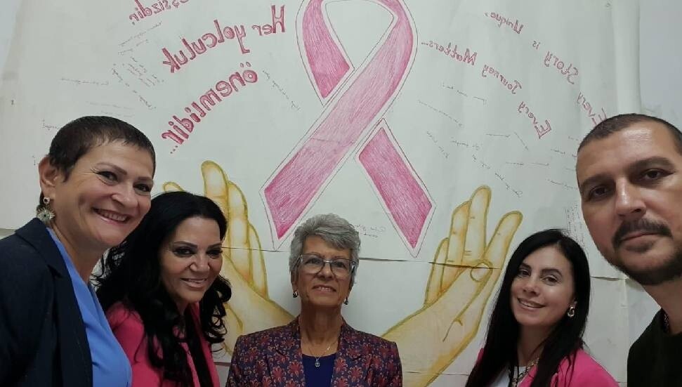 Girne Anafartalar Lisesi’nden anlamlı “Pembe Gün” etkinliği