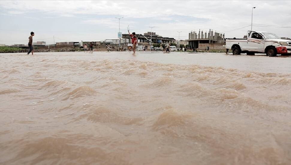 Yemen'de şiddetli yağışın neden olduğu sel felaketinde son 2 günde 8 kişi hayatını kaybetti