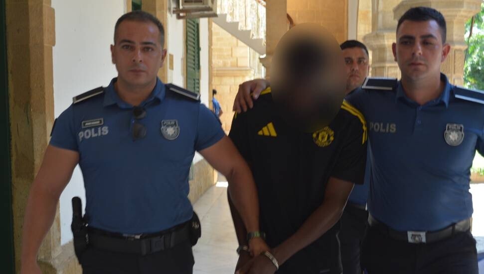 Bin 537 gündür kaçak yaşayan zanlının gizlice bir eve girdiği belirlendi