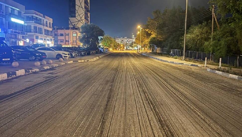Naci Talat Caddesi’nde asfalt yenileme çalışmaları başladı
