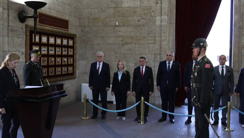 Meclis Dostluk Grubu heyeti Anıtkabir’i ziyaret etti