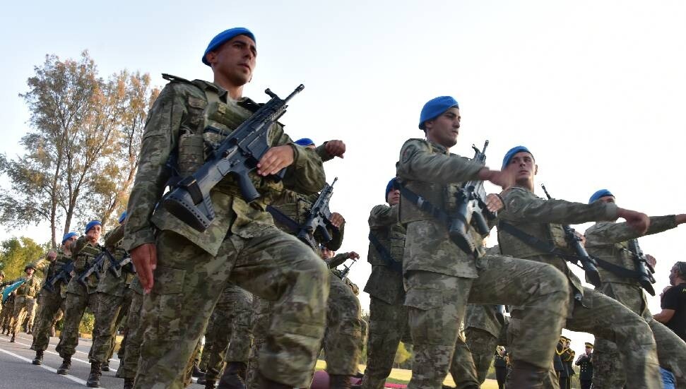 1'inci Piyade Alay Komutanlığı'nda Sancak Devir Teslim Töreni düzenlendi