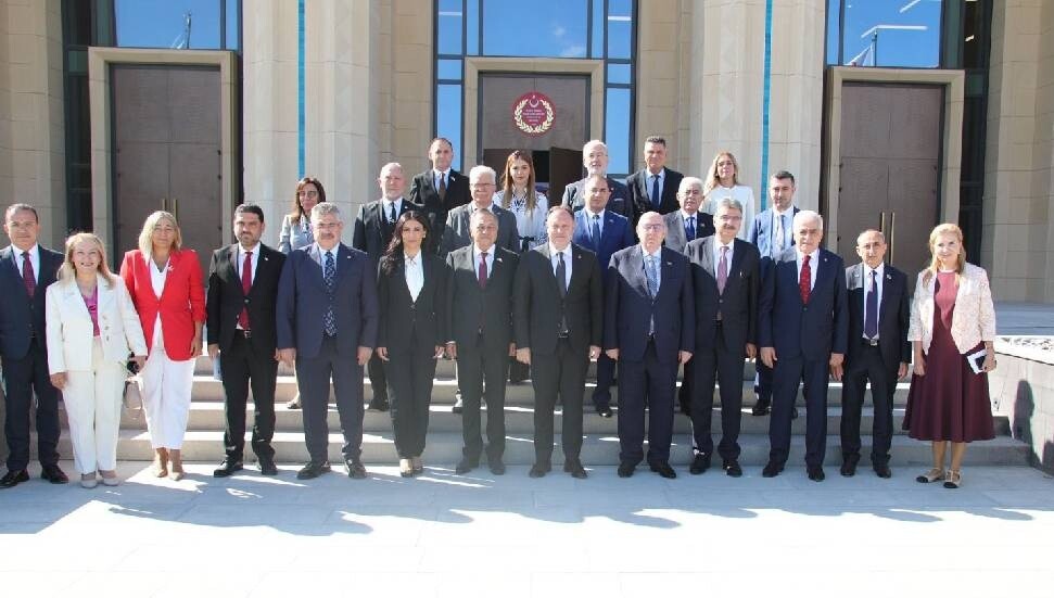 Serhat Akpınar'dan 'bir millet, üç devlet' mesajı:  Birlikte hareket ettiğimizde bizi hiçbir güç engelleyemez