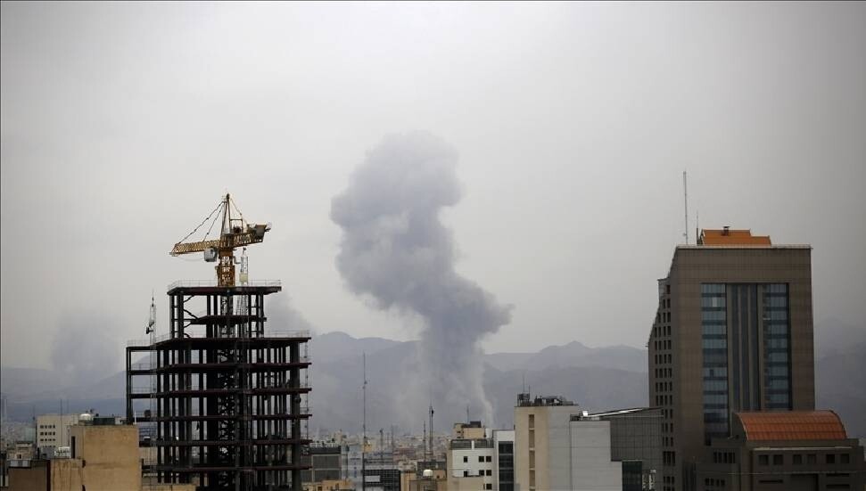 İsrail ordusu, yeni bir talimat gelene kadar İran'a saldırıları sürdüreceği mesajı verdi