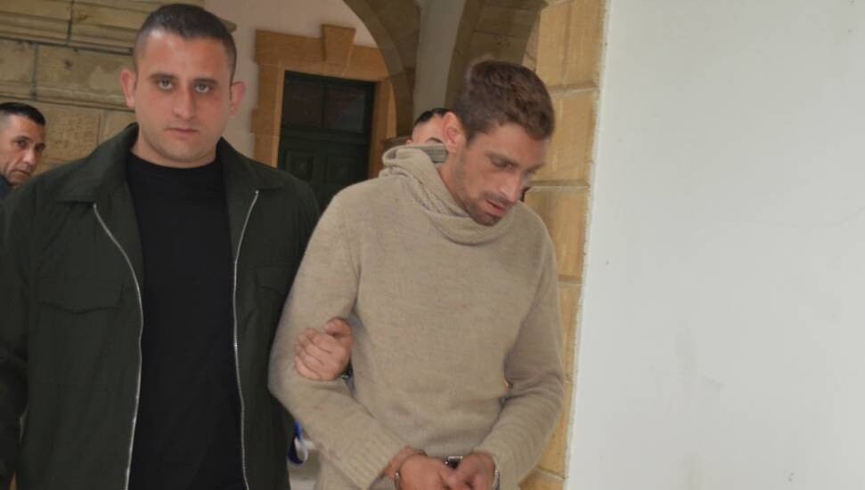 Narkotik ve Kaçakçılığı Önleme Müdürlüğü'nün park yerinde olay çıkaran alkollü zanlı serbest