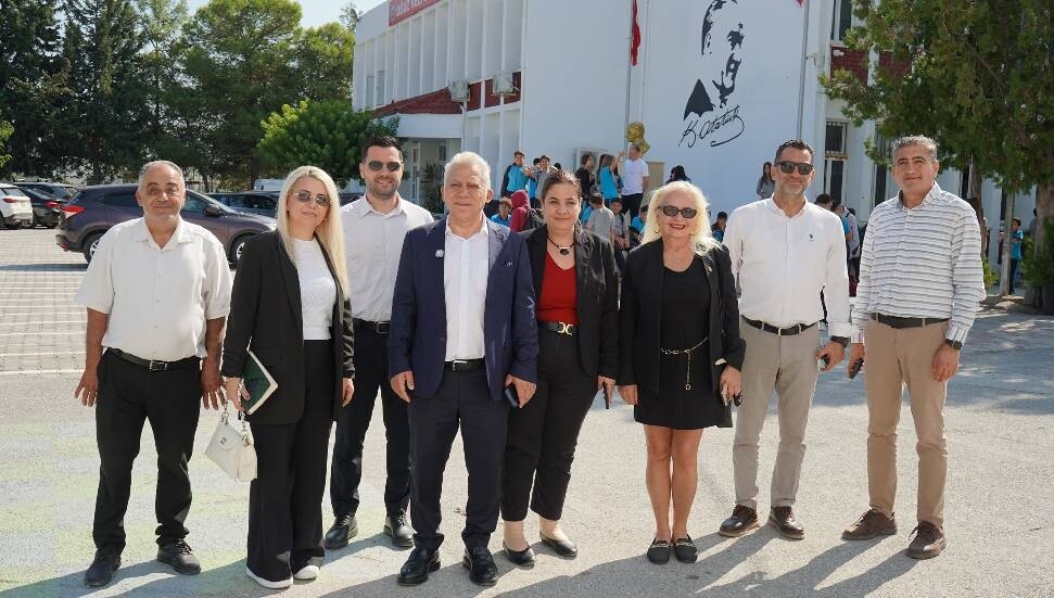 Dr. Bekir Paşaoğlu, Girne’de sağlık ve eğitim çalışanlarını dinledi