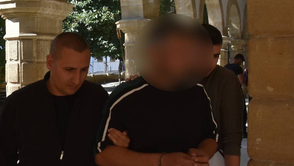 Annesinin öldüğünü söyleyerek kuyumcudan 5 bin TL aldığı iddia ediliyor