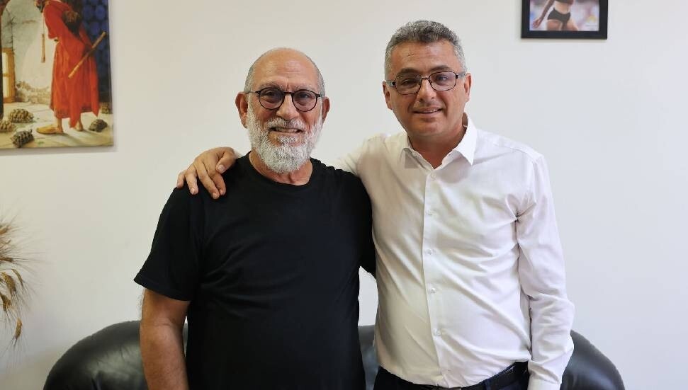 Tufan Erhürman, emekliye ayrılan parti emekçisini uğurladı