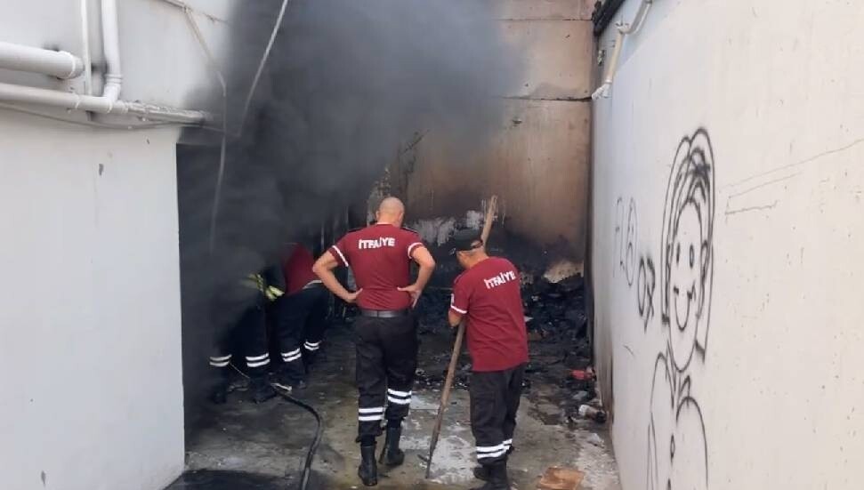 Lefkoşa'da bir mağazanın deposunda yangın!