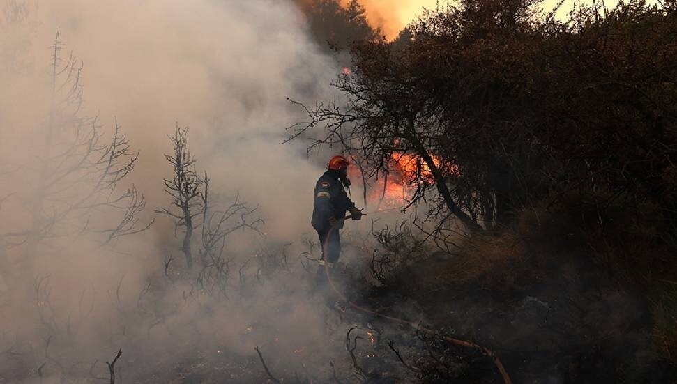 Yunanistan'da üç bölgede orman yangını çıktı