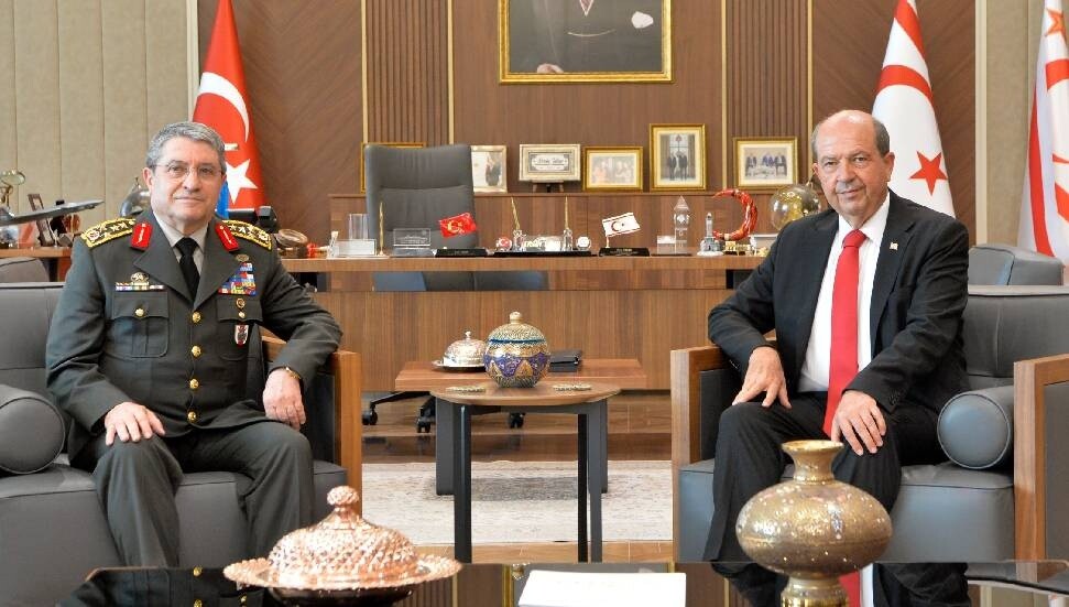 Ersin Tatar, Türkiye Genelkurmay Başkanı Selçuk Bayraktaroğlu’nu kabul etti