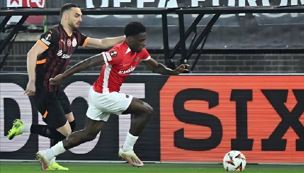 Galatasaray, Avrupa Ligi'nde tur şansını zora soktu