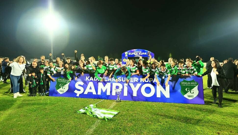 Kadınlar Süper Kupa'nın sahibi Gençlik Gücü!