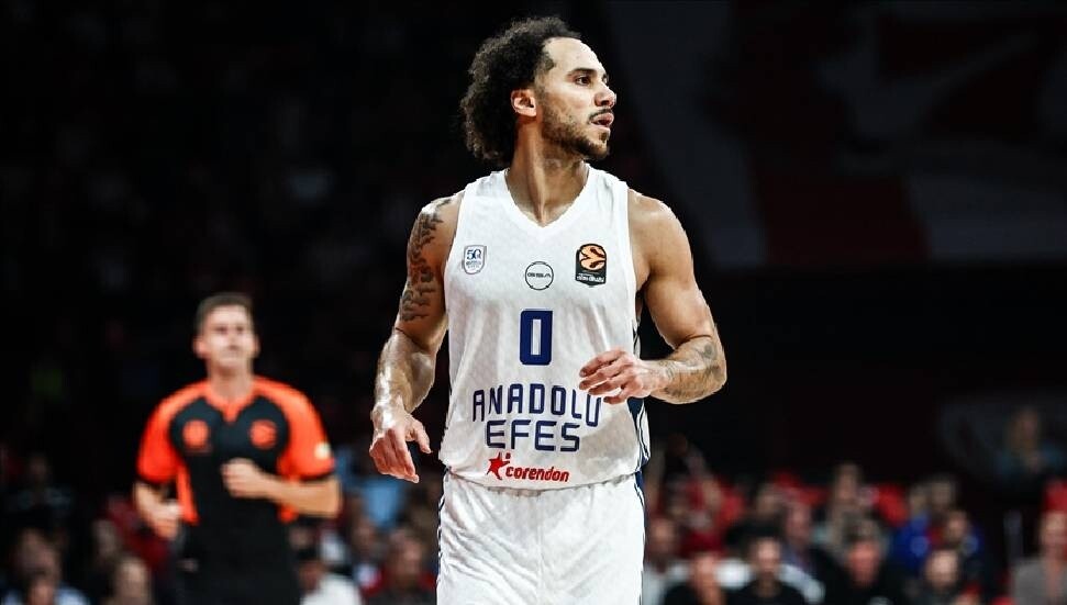 Anadolu Efes'te Shane Larkin, parkeden 4-6 hafta daha uzak kalacak