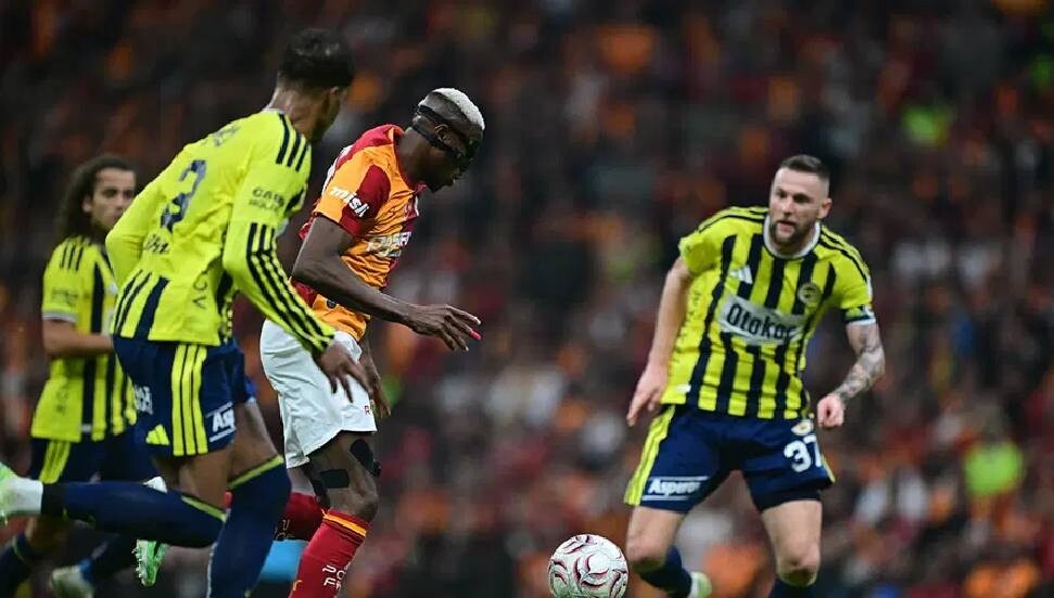 Osimhen duble yaptı: Lider Galatasaray derbiyi kazanarak koltuğunu korudu