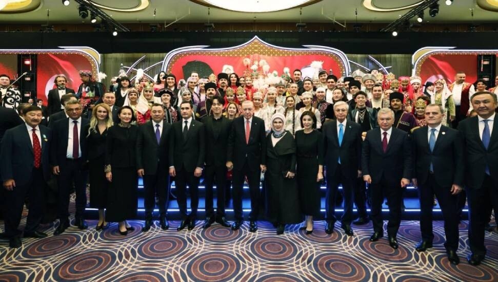 Emine Erdoğan'dan TDT liderleriyle akşam yemeği paylaşımı