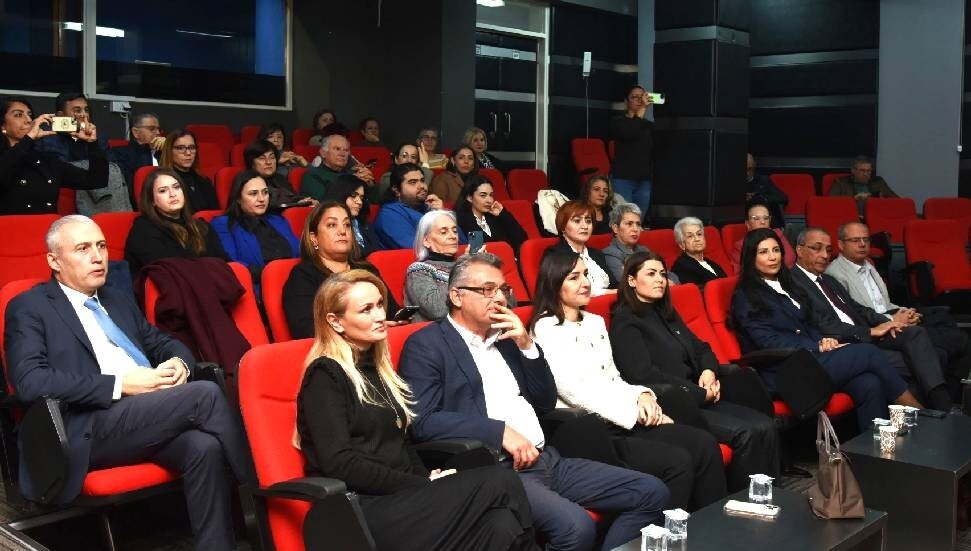 “İş’te Kadın” paneli düzenlendi