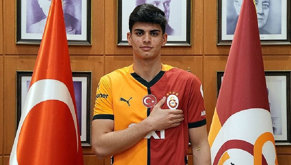Galatasaray, genç futbolcu Arda Ünyay'ı kadrosuna kattı