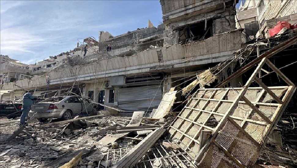 İsrail’in Lübnan’daki hava saldırıları ev ve ormanlara zarar verdi