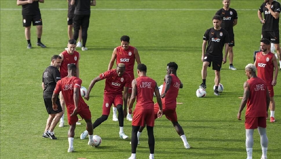 Galatasaray'da Şampiyonlar Ligi için "güçlü kadro" çalışmaları
