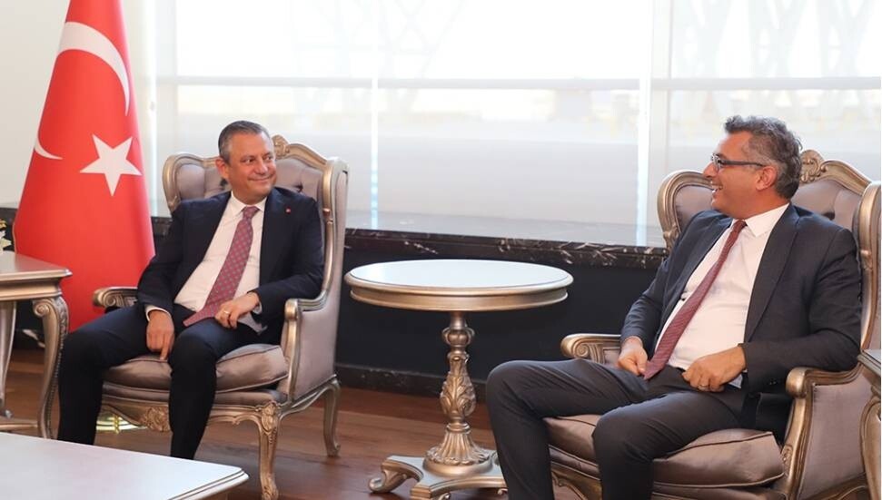 Özgür Özel, KKTC'de: Erhürman karşıladı