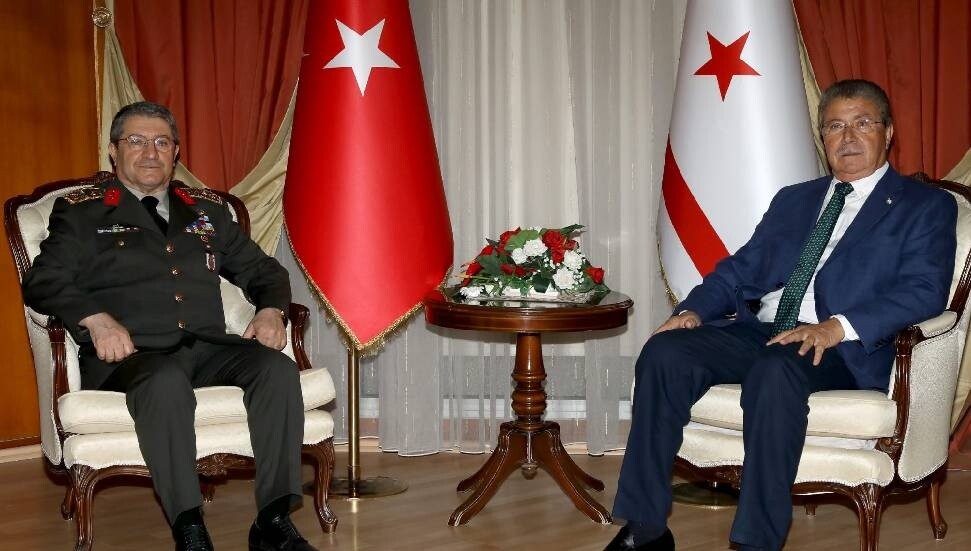 Başbakan Ünal Üstel, Selçuk Bayraktaroğlu'nu kabul etti