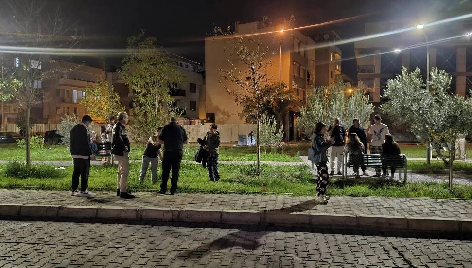 Balıkesir'de 6,1 büyüklüğünde deprem: Can kaybı yok, 3 bina ve 1 dükkan yıkıldı