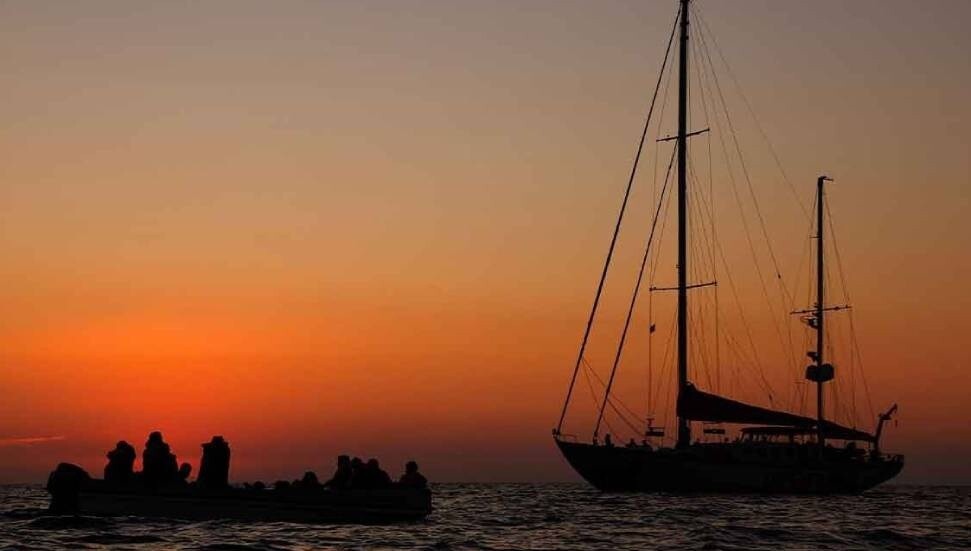 Akdeniz’de İngiltere bayraklı yelkenli battı: 7 kişi kayıp!