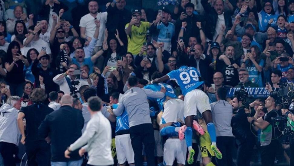 Serie A'da şampiyon Napoli